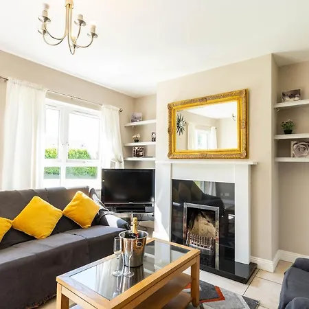 בית נופש Riverside Townhouse Carrick on Shannon